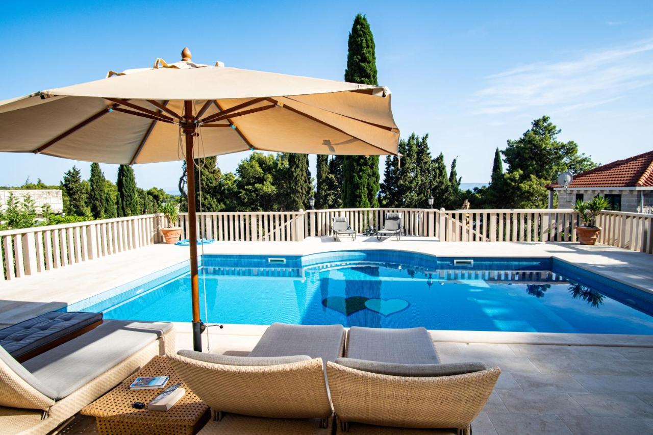 Villa Ursa Minor à Sumartin Extérieur photo
