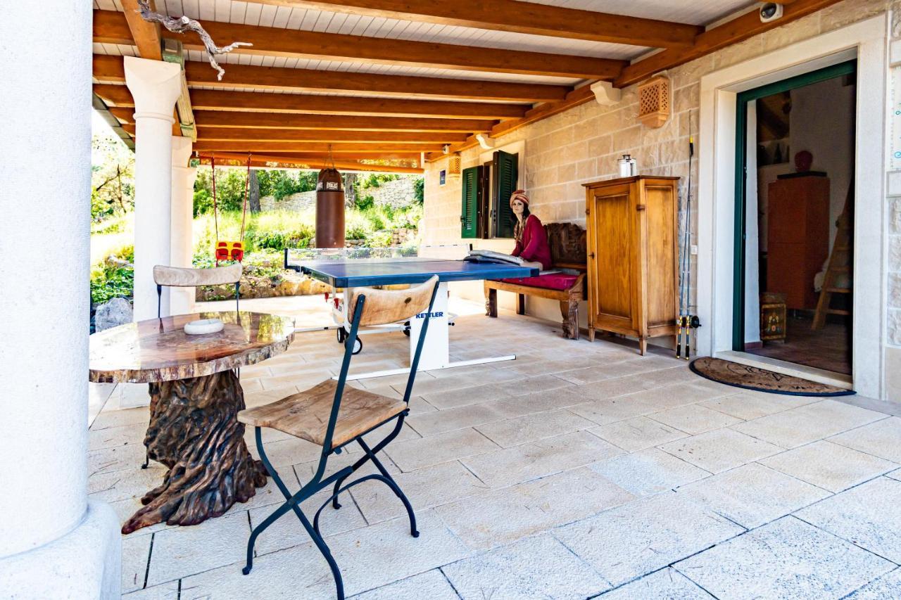 Villa Ursa Minor à Sumartin Extérieur photo
